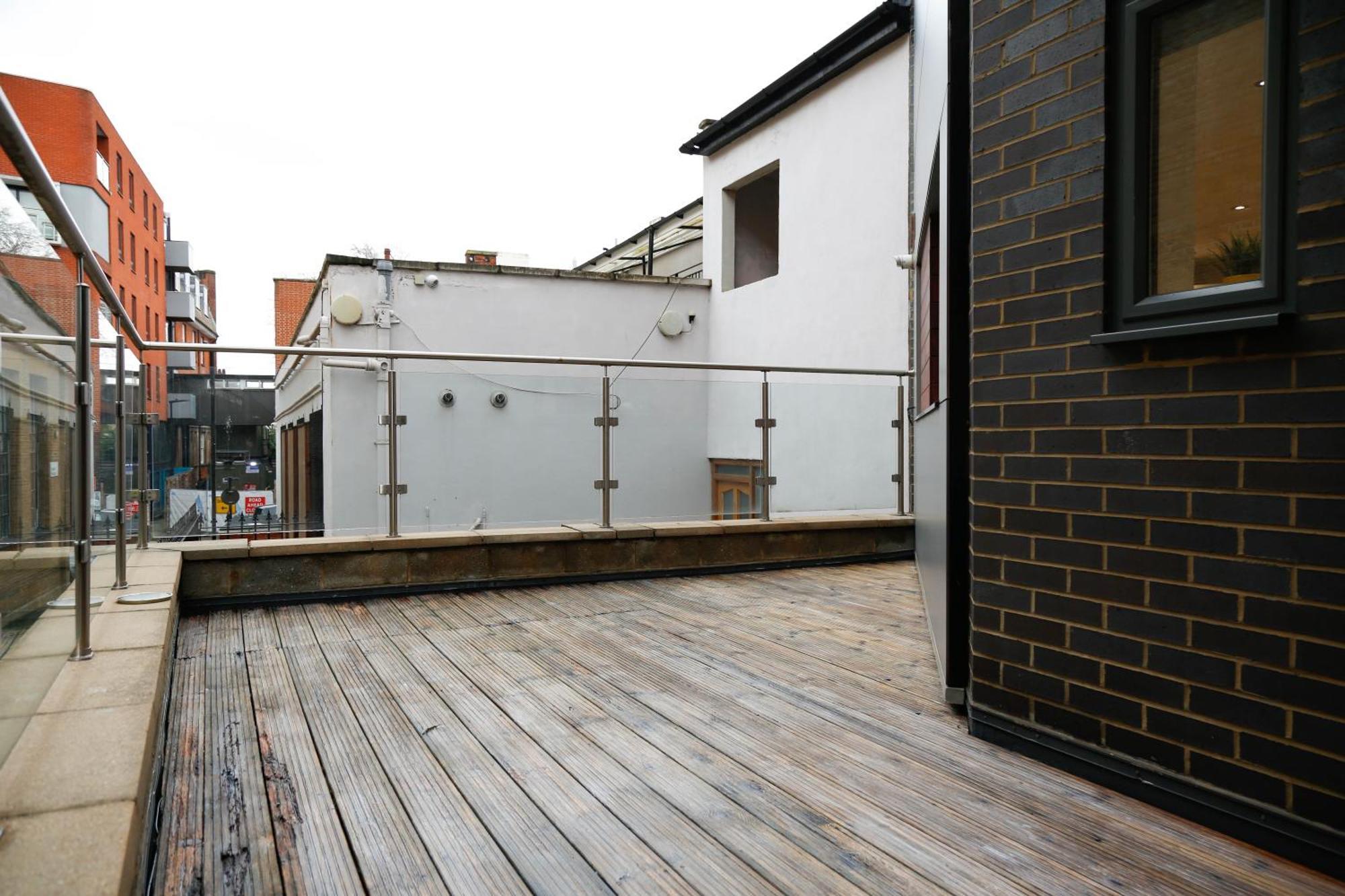 New Luxury Apartments In Central Location Next To Shops, Cafes, Bars & Metro London Exterior foto
