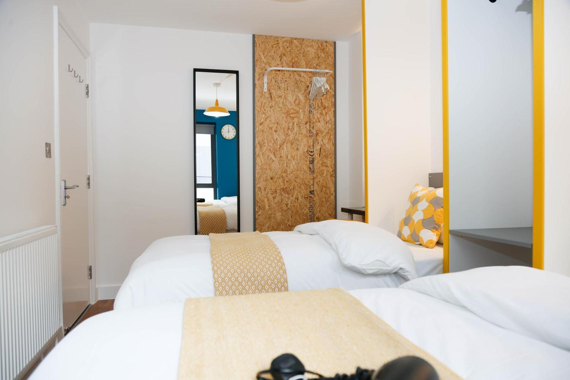 New Luxury Apartments In Central Location Next To Shops, Cafes, Bars & Metro London Exterior foto