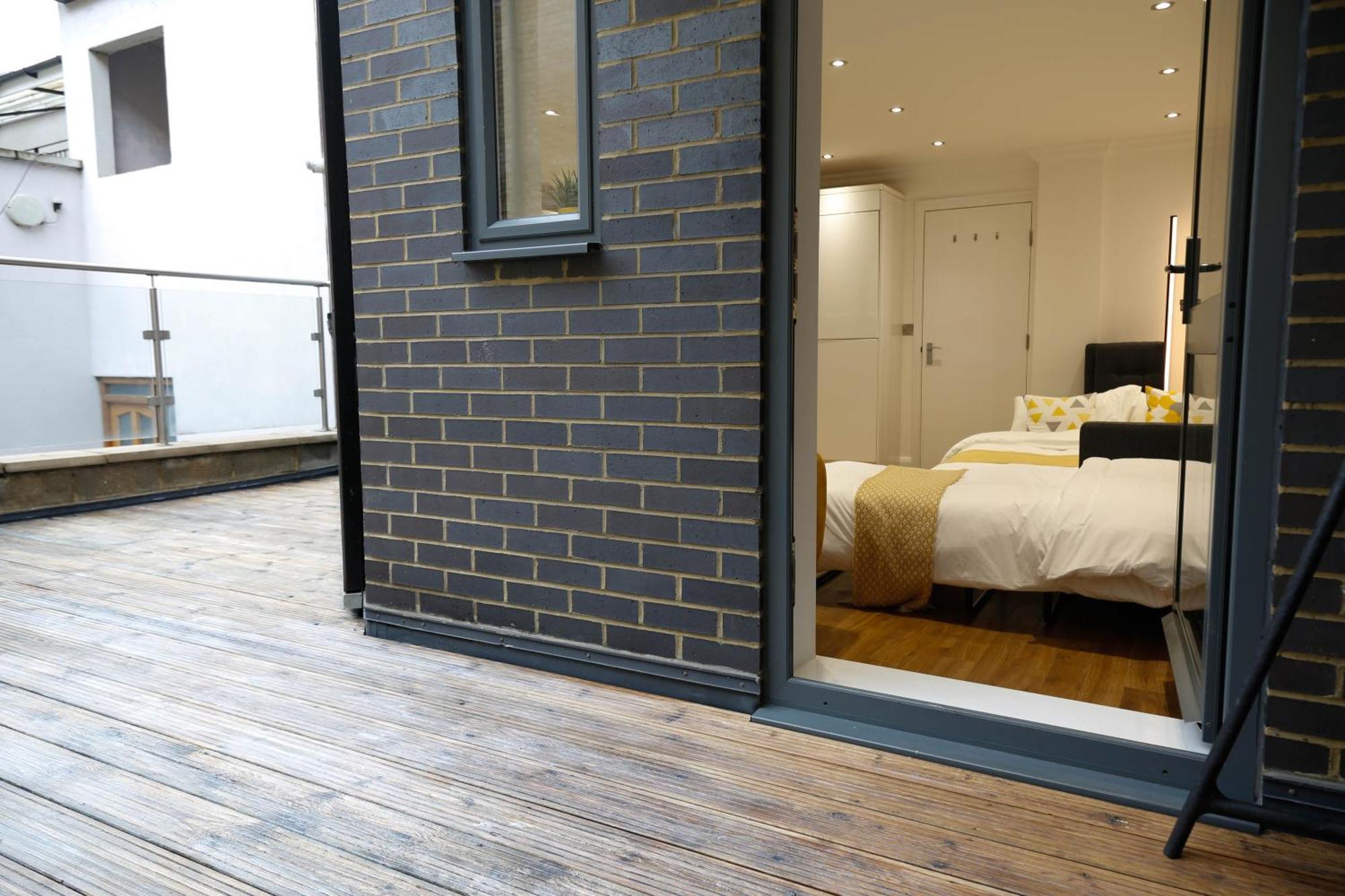 New Luxury Apartments In Central Location Next To Shops, Cafes, Bars & Metro London Exterior foto