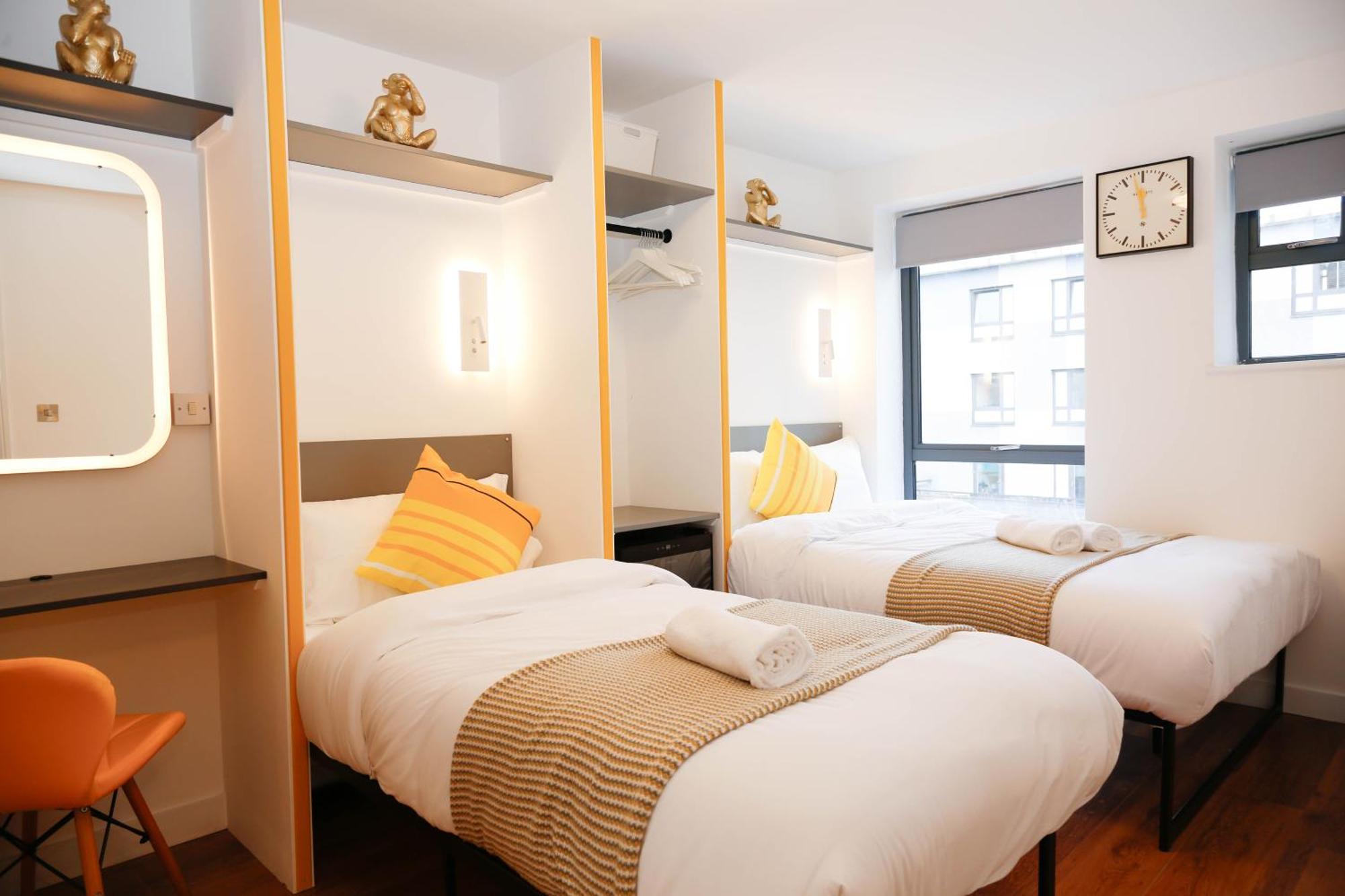 New Luxury Apartments In Central Location Next To Shops, Cafes, Bars & Metro London Exterior foto