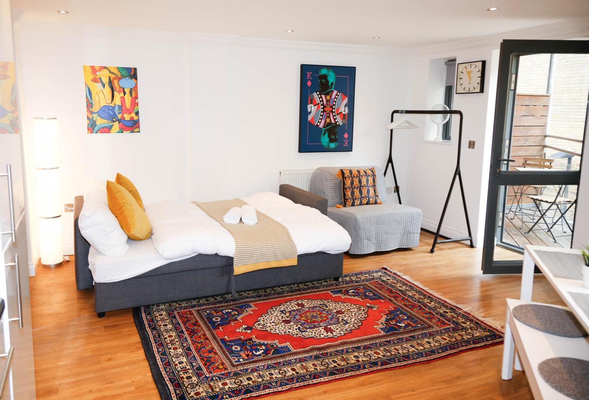 New Luxury Apartments In Central Location Next To Shops, Cafes, Bars & Metro London Exterior foto
