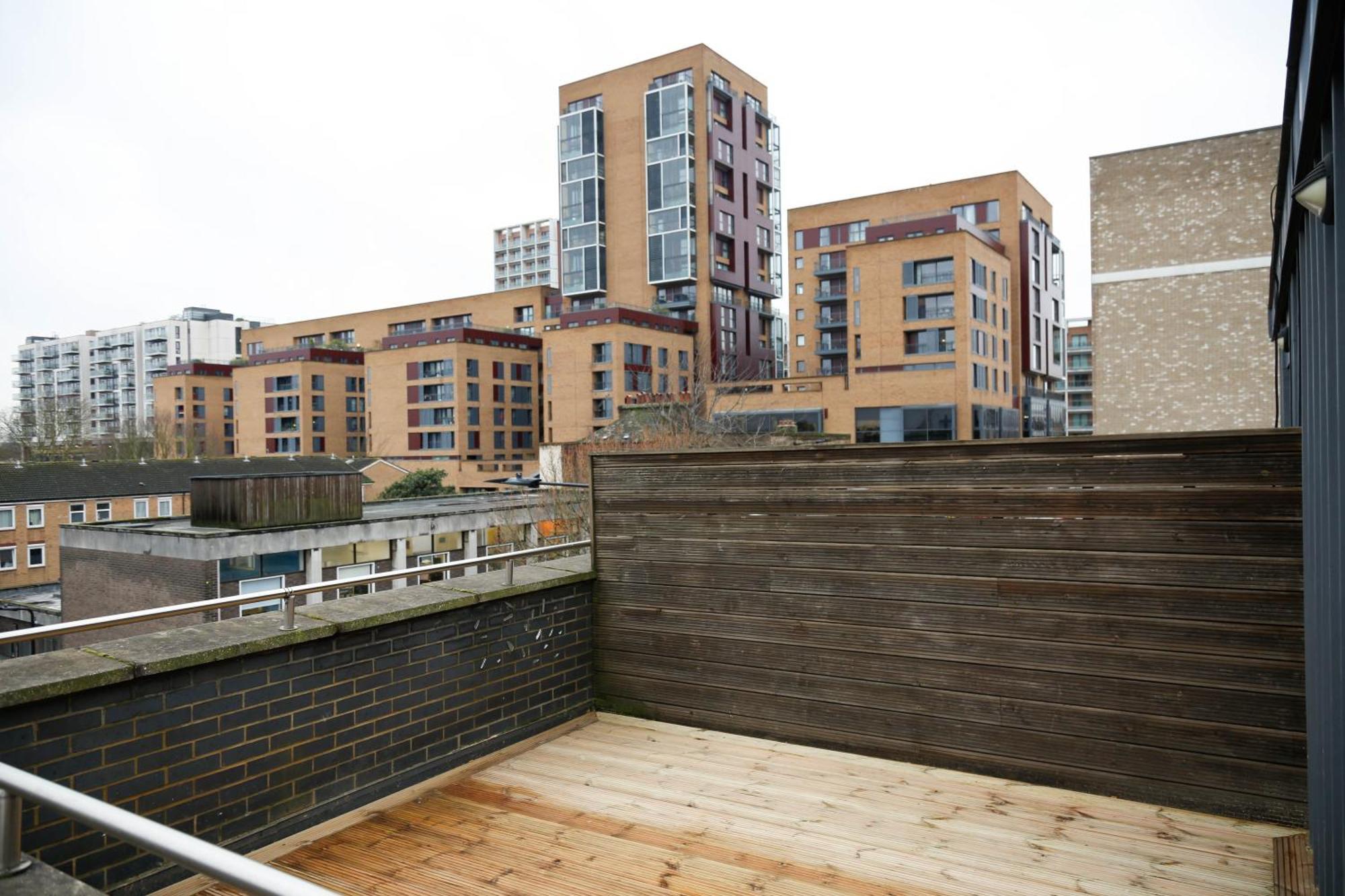 New Luxury Apartments In Central Location Next To Shops, Cafes, Bars & Metro London Exterior foto