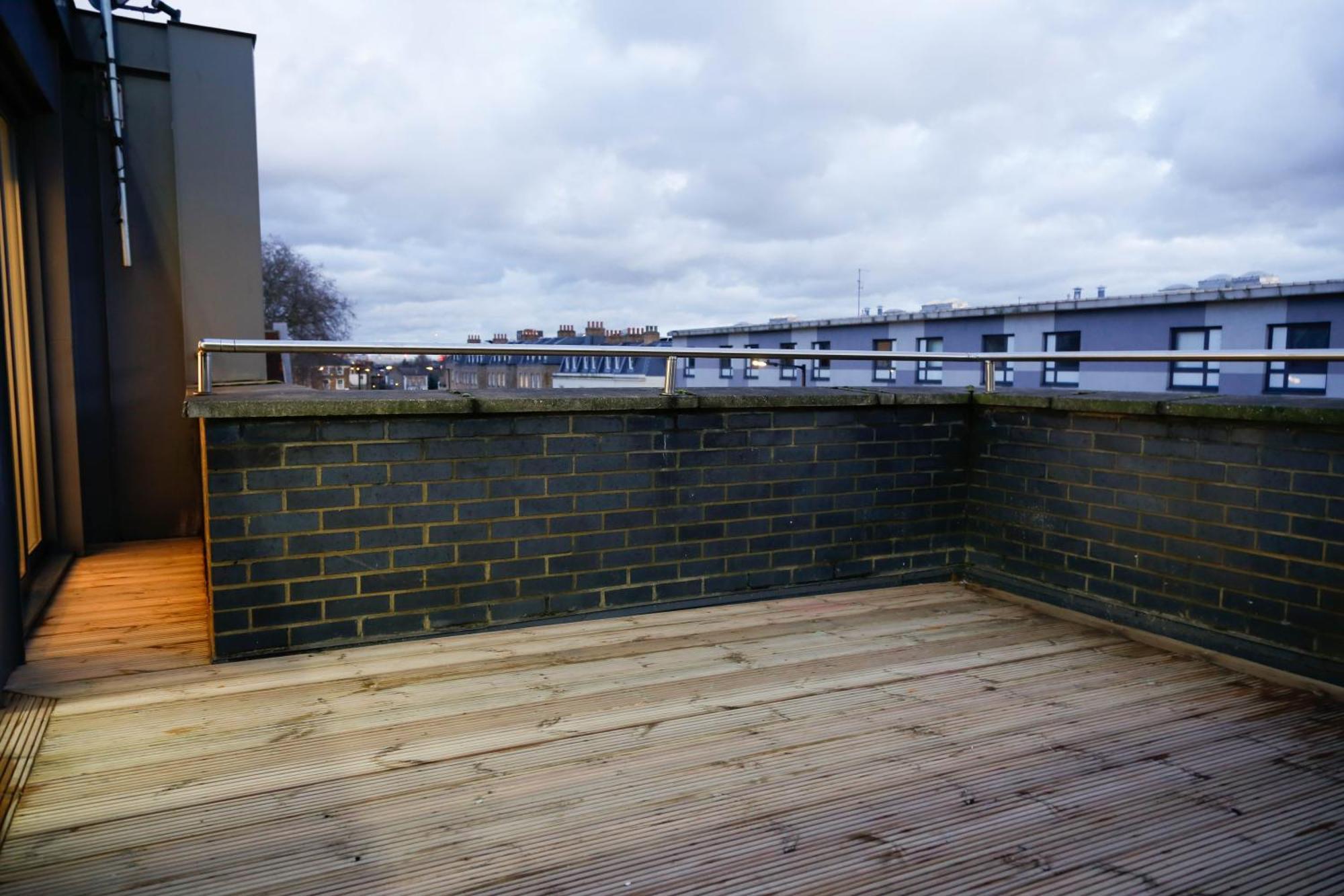 New Luxury Apartments In Central Location Next To Shops, Cafes, Bars & Metro London Exterior foto