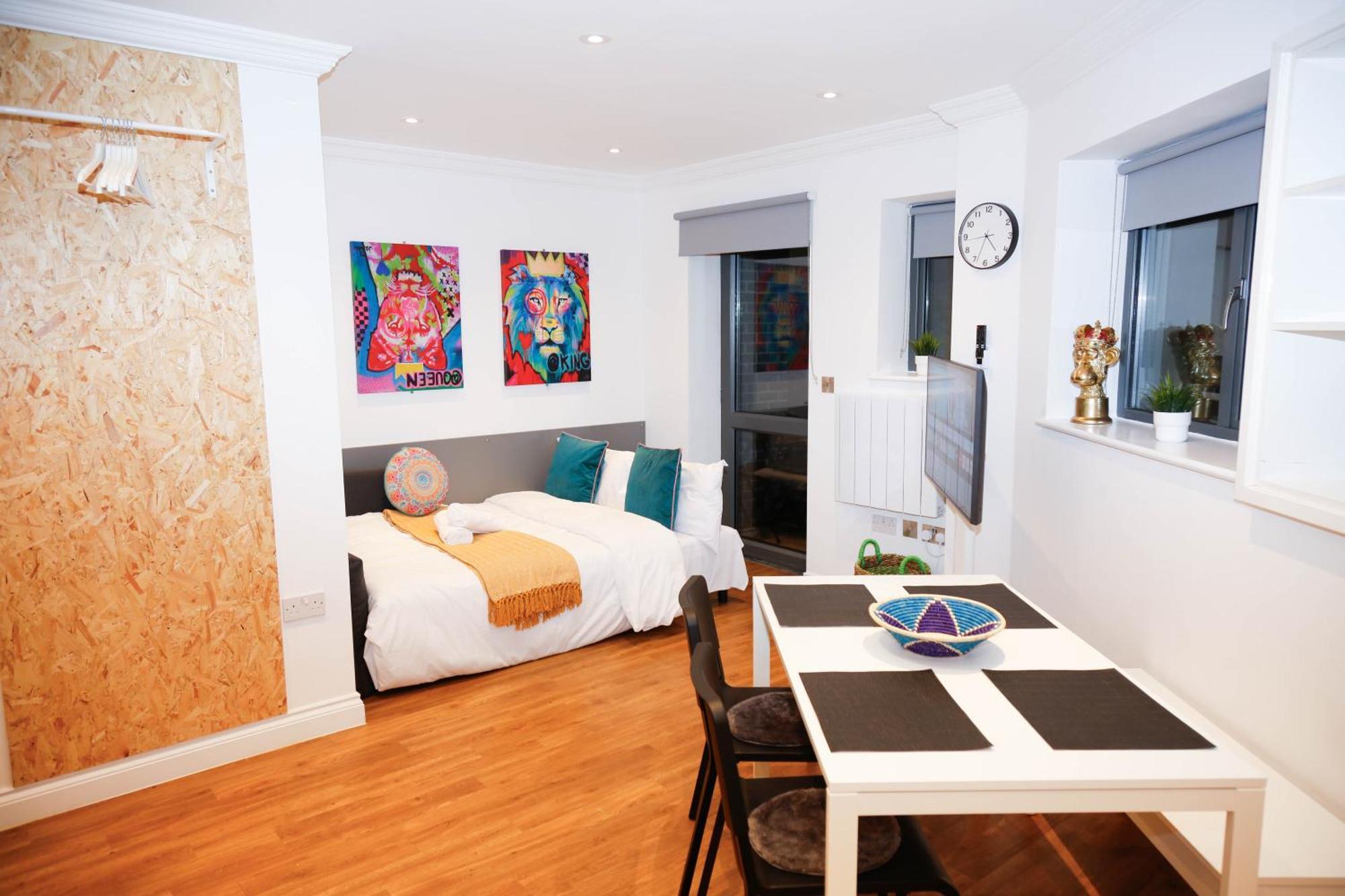 New Luxury Apartments In Central Location Next To Shops, Cafes, Bars & Metro London Exterior foto