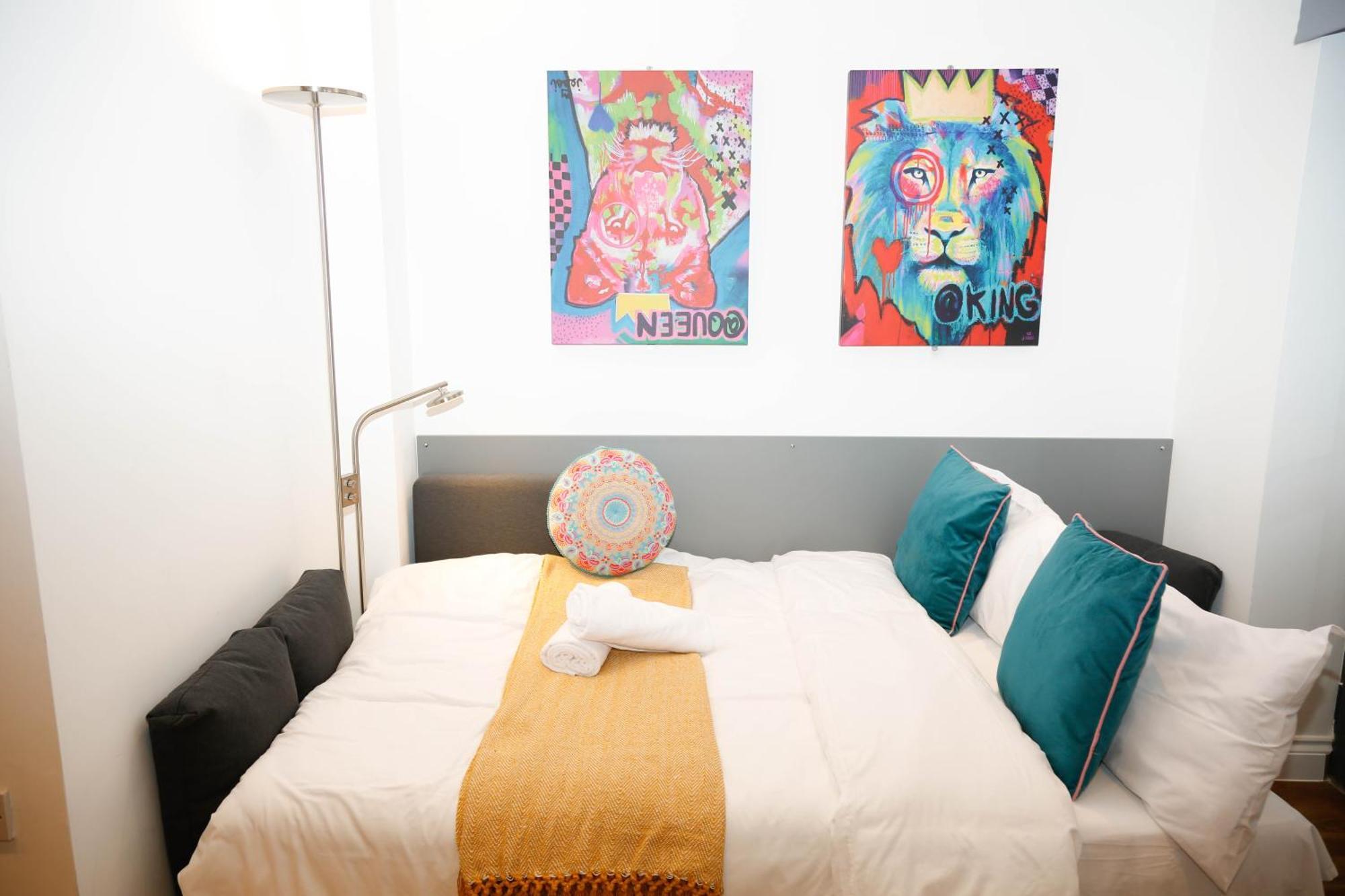New Luxury Apartments In Central Location Next To Shops, Cafes, Bars & Metro London Exterior foto