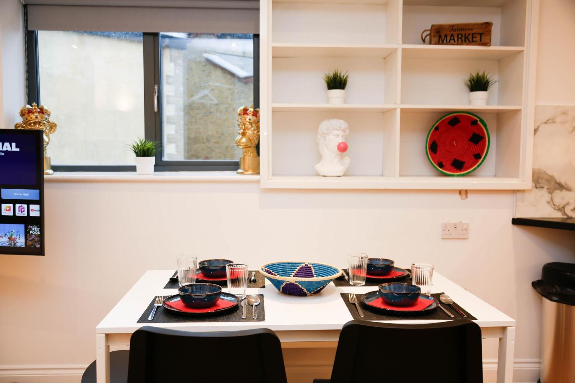 New Luxury Apartments In Central Location Next To Shops, Cafes, Bars & Metro London Exterior foto