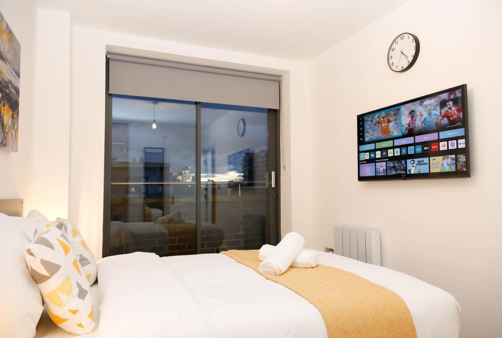 New Luxury Apartments In Central Location Next To Shops, Cafes, Bars & Metro London Exterior foto